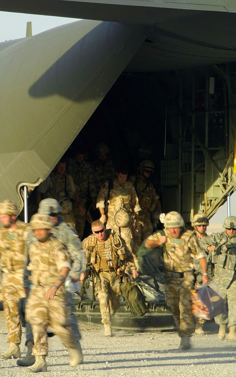 British troops disembark from a Hercules at Camp Bastion in southern Afghanistan. <em>Crown Copyright</em><br>