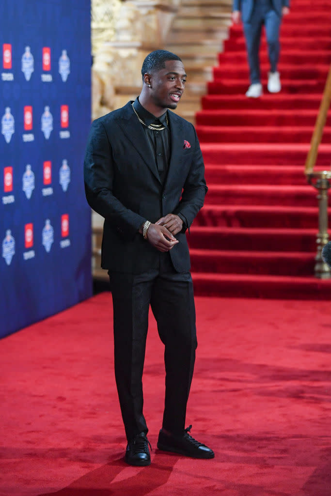 outfit, DETROIT, MICHIGAN - APRIL 25: Quinyon Mitchell arrives to the 2024 NFL Draft at the Fox Theatre on April 25, 2024 in Detroit, Michigan. (Photo by Aaron J. Thornton/Getty Images)
