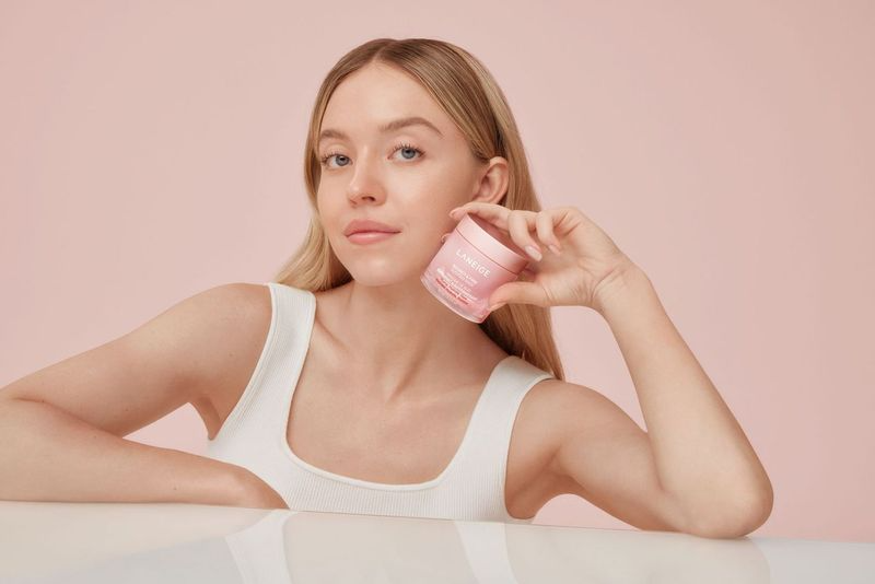 Laneige’s new global ambassador Sydney Sweeney is the face of the new and revolutionary Bouncy & Firm Sleeping Mask. PHOTO: Laneige