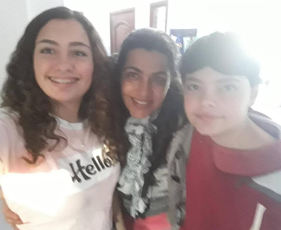 Beatriz Inzaurralde junto a sus hijos