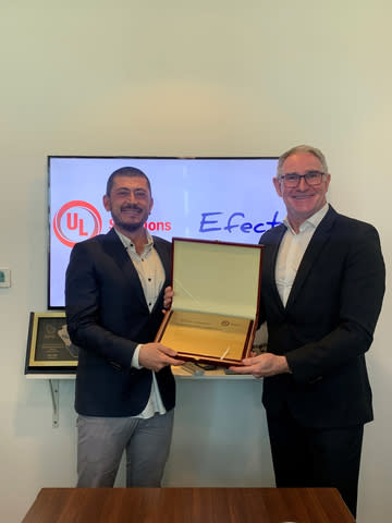 Patrick Abgrall (right), director and regional general manager of Built Environment, Europe, Middle East and Africa, at UL Solutions, presented a plaque to Ilker Ibik (left), CEO of Efectis Era Avrasya, in recognition of the Efectis Era Avrasya facility in Dilovasi, Turkey, participating in the UL Solutions Witnessed Test Data Program. (Photo: Business Wire)