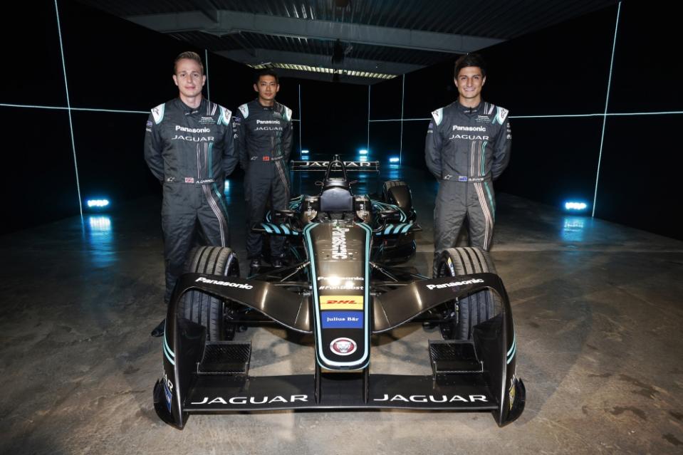 Panasonic Jaguar Racing 網羅諸多國際好手，包括北愛爾蘭車手 Adam Carroll 、紐西蘭車手 Mitch Evans ，以及荷蘭籍華裔車手董荷斌（ Ho-Pin Tung ）。