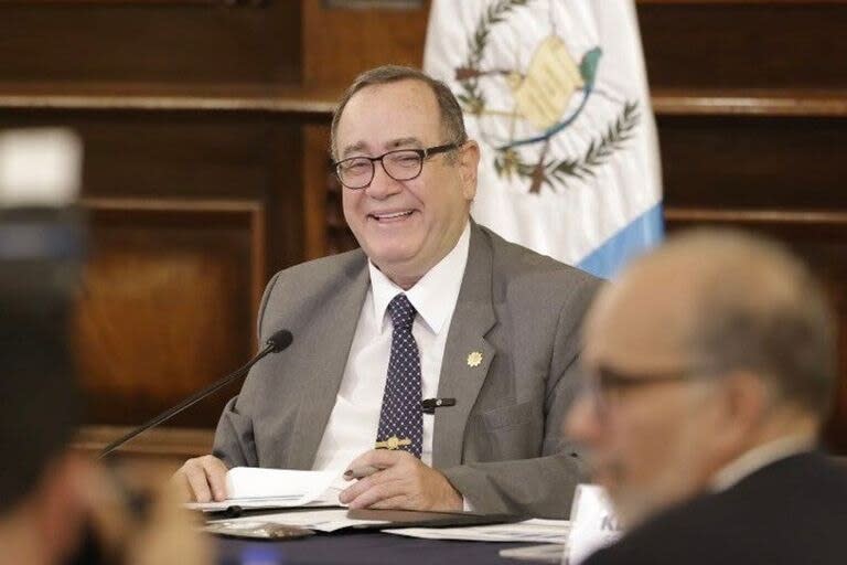 El presidente saliente de Guatemala, Alejandro Giammattei