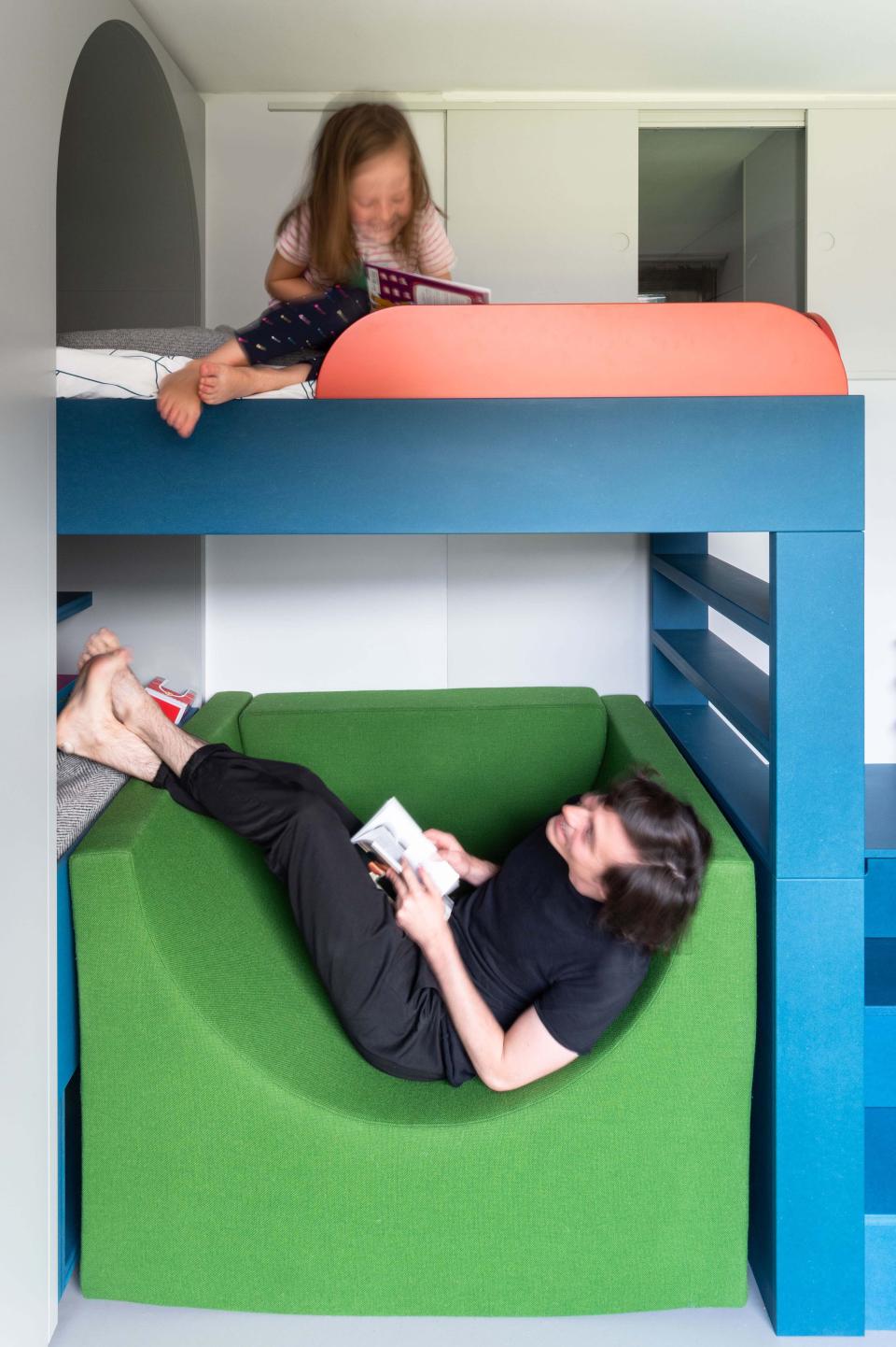 Because many elements are freestanding, Ben points out, “the upholstered seat can be positioned under the bed or elsewhere in the room, freeing up the space under the bed for play and to access the additional storage located there.”