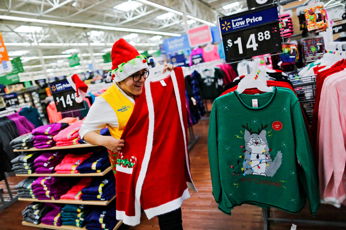 Walmart doubles personal shopper count for holiday season