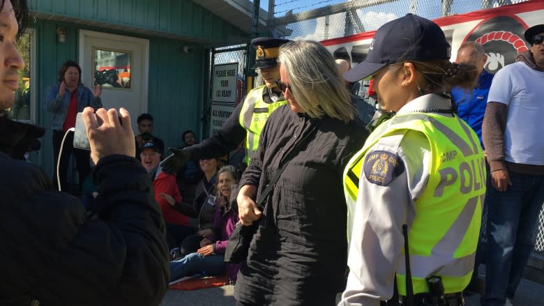 Protesters arrested at Trans Mountain pipeline protest in Burnaby, B.C.