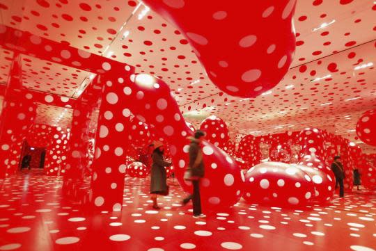 Yayoi Kusama's Signature Spots Return to Louis Vuitton - The New York Times