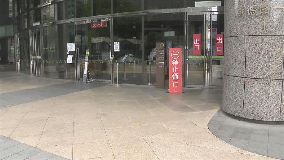 雙北三級警戒　京站、禮客outlet停業百貨公司改12點營業至晚上8點