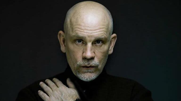 Malkovich dudó cuando leyó el guion de la película, pero finalmente accedió no solo a protagonizarla, sino también a producirla