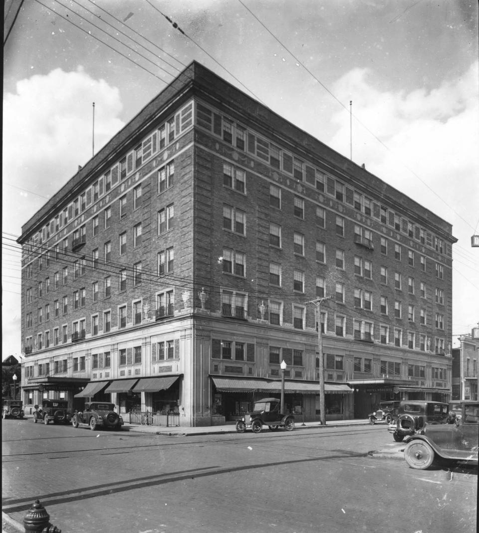 Hotel Roberts in 1926.