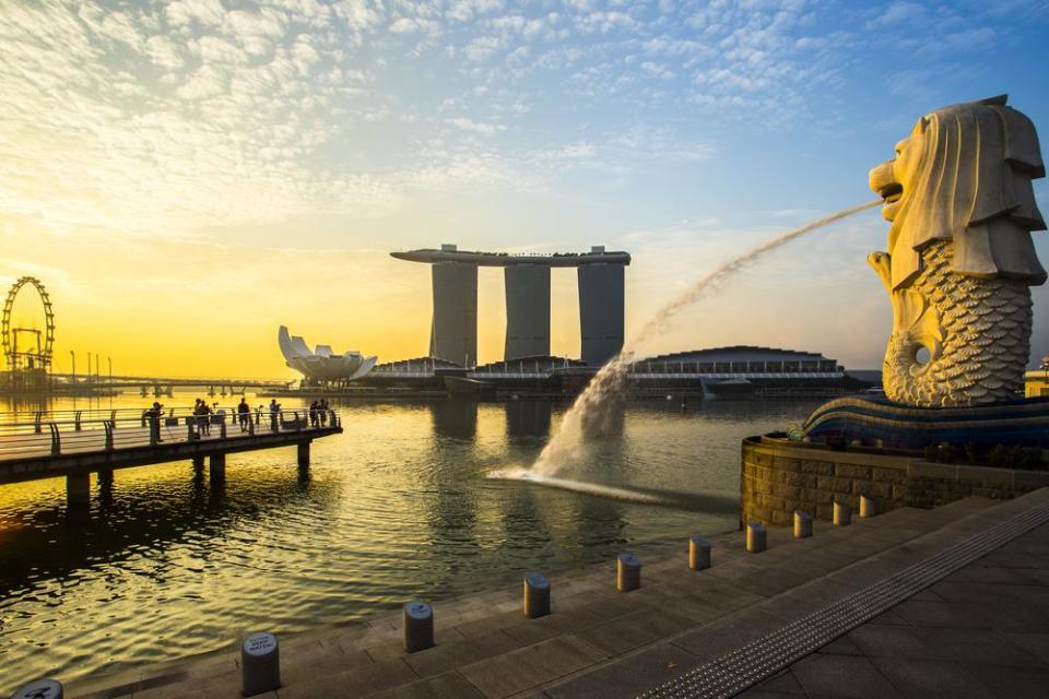 The Merlion oversees the harbour. Credit: Red Duck Post