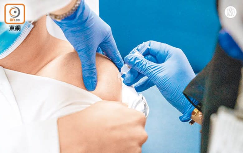 接種新冠疫苗後或有機會出現嚴重副作用。