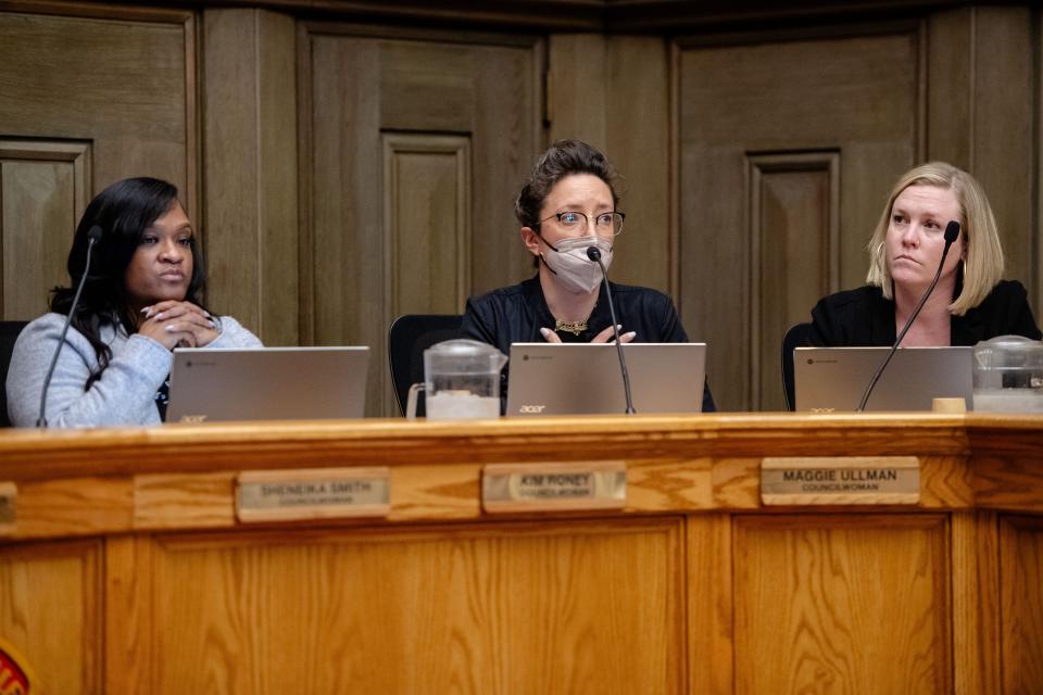 Asheville City Council on March 12 approved a 99-room hotel, restaurant and retail space at 10 Kitchin Place in a 4-2 vote, with council members Sage Turner and Kim Roney, center, voting against.