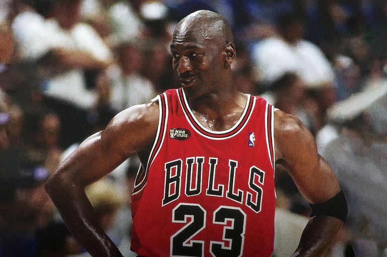 Michael Jordan, durante el primer partido de las finales de la NBA de 1998 ante Utah Jazz: jugó 45 minutos (récord personal en la serie) y anotó 33 puntos