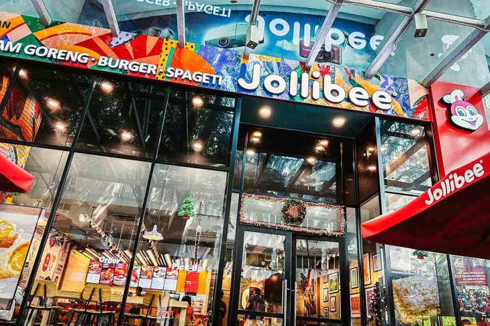 Jollibee - Store front (for reference purpose only)