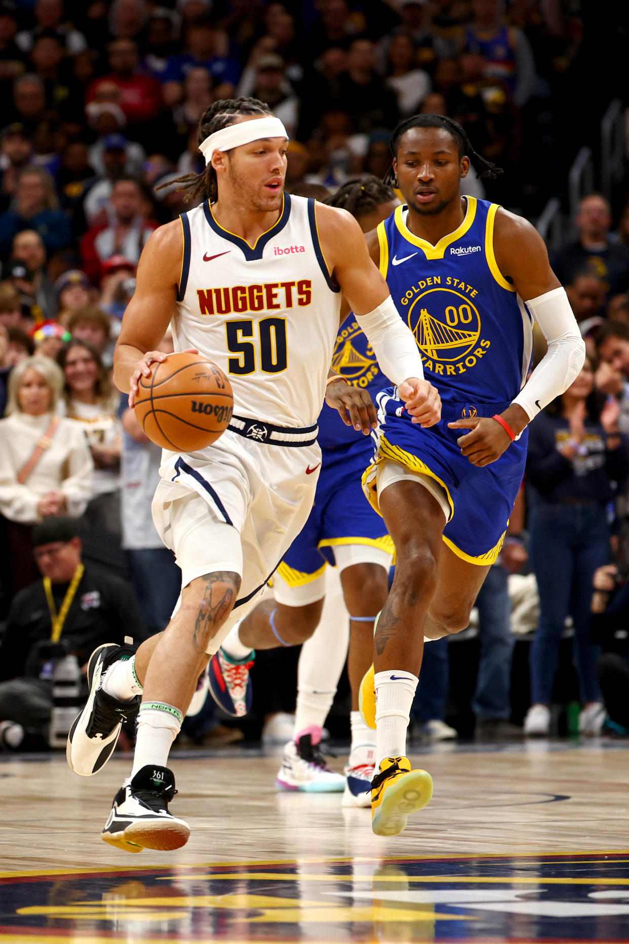 Aaron Gordon (à gauche) lors du match contre les Golden State Warrios le 25 décembre 2023, quelques heures avant son accident.