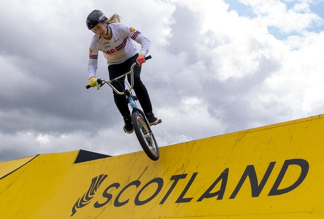 Charlotte Worthington in action at the Cycling World Championships 2023