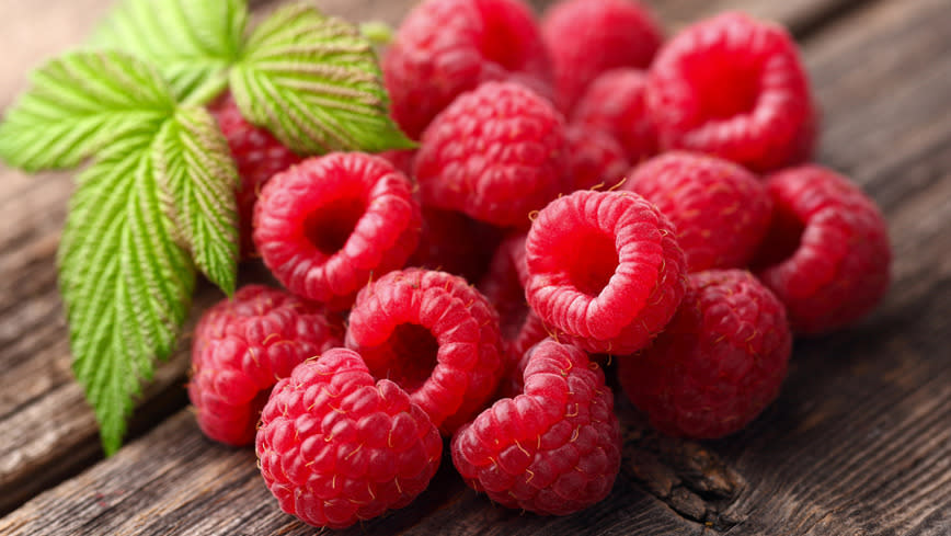 No other berry can boast the fibre, vitamin, and mineral content of raspberries, according to Tanya Zuckerbrot, registered dietitian and founder and CEO of F-Factor Nutrition, a private nutrition counselling practice in New York City. <br>“Raspberries are chock-full of vitamin C and fibre, help fill you up for only a few calories, and they taste delicious!” she tells Yahoo Health.