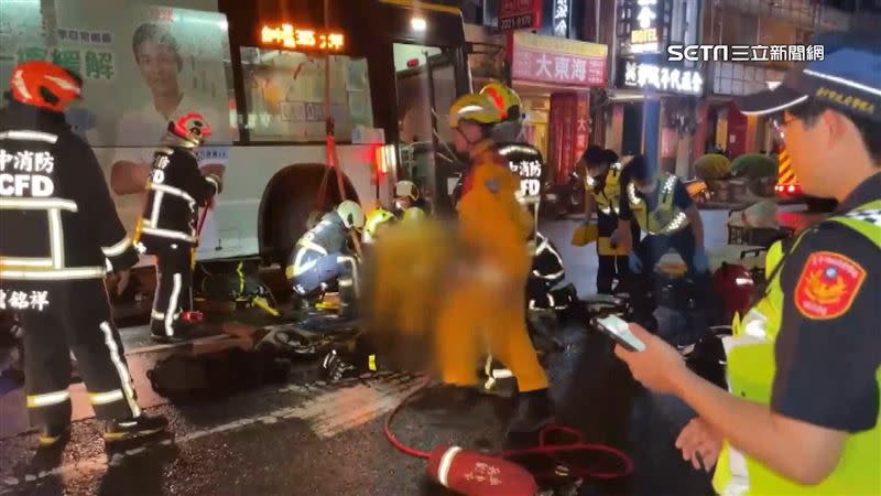 過馬路遭公車撞死的東海女大生，第一次晚上獨自出門就發生憾事，讓家屬悲痛不已。（圖／資料照）