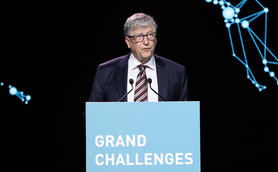 <p>El top 10 de la lista de los multimillonarios que más han perdido este año lo ocupa Bill Gates. El patrimonio del fundador de Microsoft ha descendido desde el 1 de enero en 29.200 millones de euros. (Foto: Dursun Aydemir / Anadolu Agency / Getty Images).</p> 