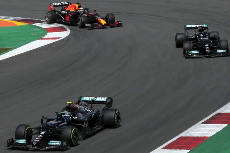 Valtteri Bottas, Lewis Hamilton y Max Verstappen, los animadores del GP de Portugal