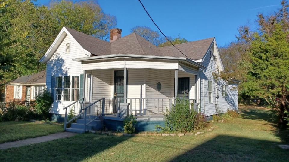 <em>Reagon-Leonard House (Courtesy: Historic Nashville, Inc.)</em>