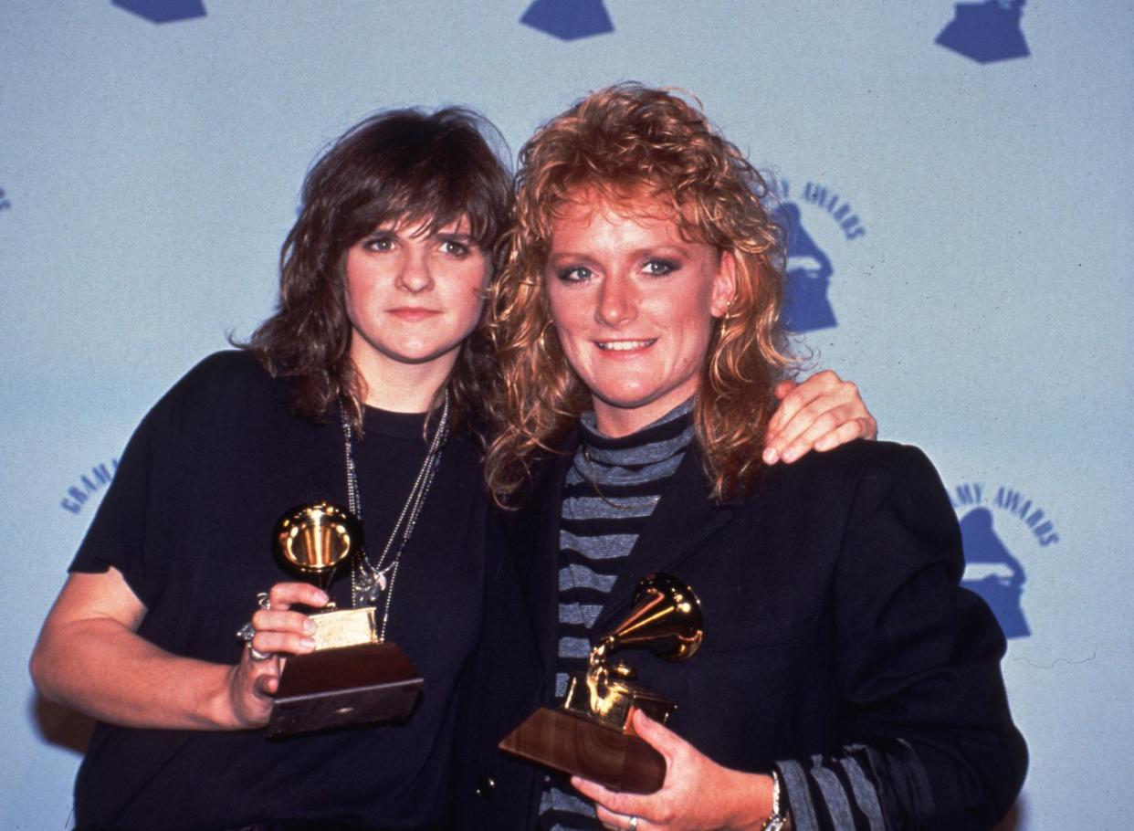 indigo girls 1990 grammy awards photo by chris walterwireimage