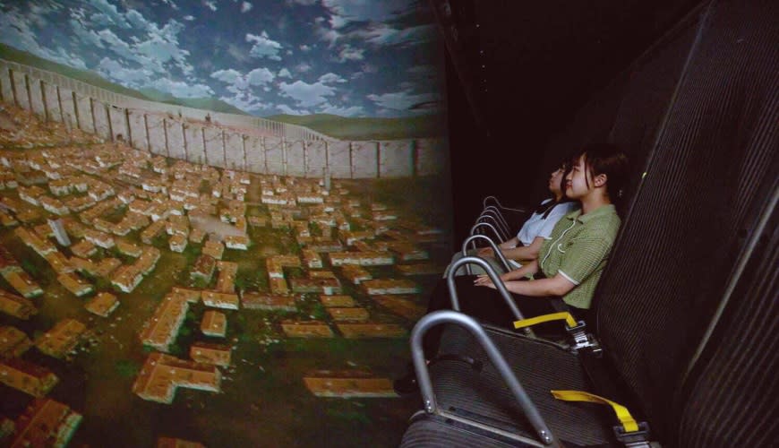 日本旅遊｜東京富士急樂園最新《進擊的巨人》虛擬實境劇場！沉浸式體驗極速飛行＋大型彩繪牆＋原創限定產品