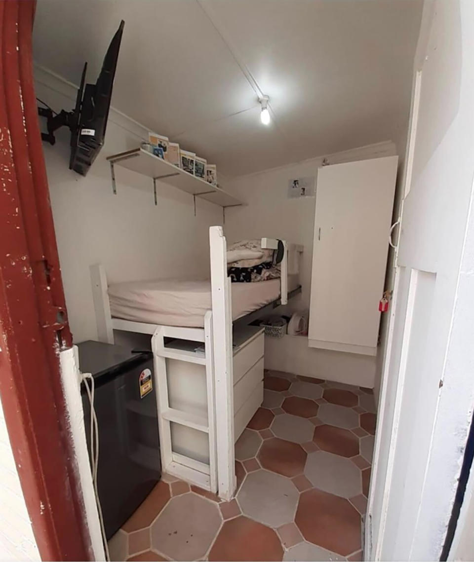 Tiny, windowless room for rent in Bondi, Sydney