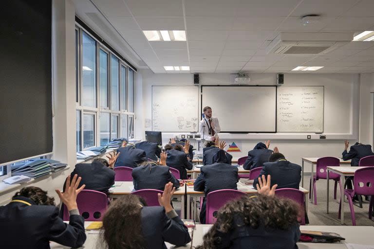 Estudiantes en una clase de la Michaela Community School