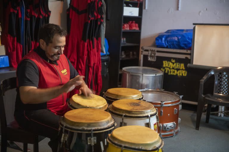 Calentar tocando, una buena opción en el backstage


