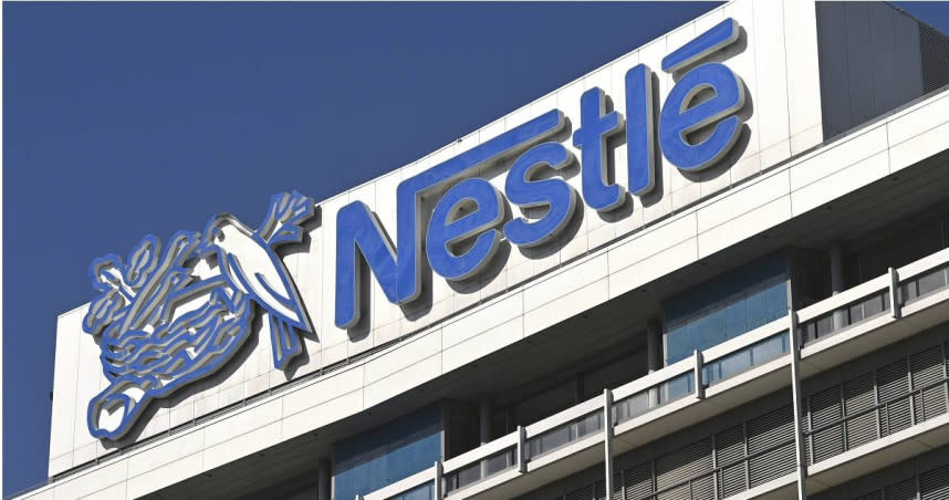 食品巨頭雀巢（Nestlé）宣布，若找不到新買家，將於2026年關閉位於愛爾蘭的嬰兒配方奶工廠。（圖／達志／美聯社）