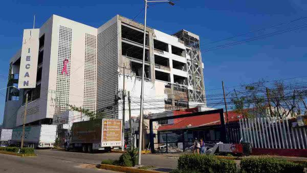 Instituto de Cancerología en Acapulco tras el huracán Otis.