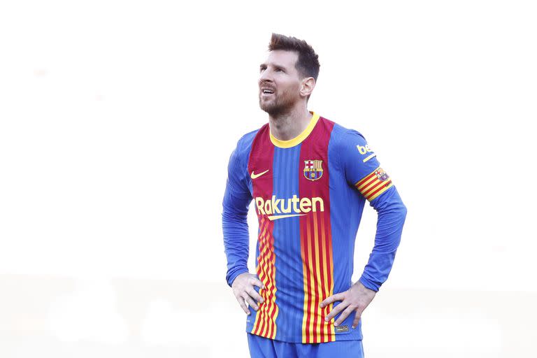 Según los medios españoles, Messi tiene sobre la mesa una oferta de renovación por dos años como futbolista de Barcelona; después podría irse por otras dos temporadas a la MLS y regresar como embajador de la marca Barcelona. 