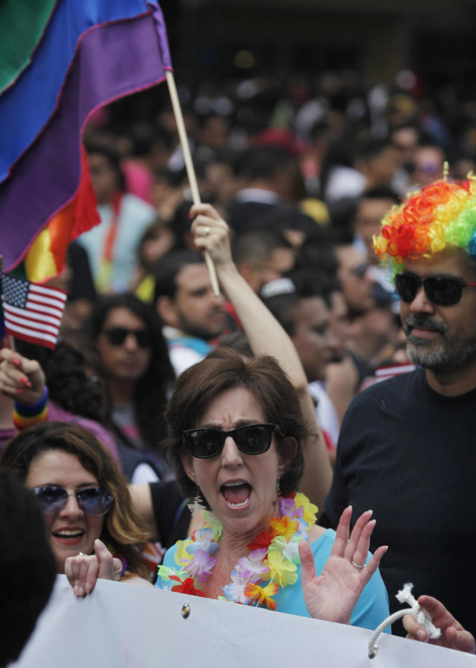 “Apoyamos la diversidad, todas las personas tienen derechos y es la segunda vez que participo. Es claro que es mucho más importante después de lo ocurrido en Orlando”, dijo Henrik Bramsen Hahn.