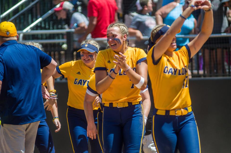 Gaylord wins back to back state championships in softball after defeating Vicksburg 3-2 in the D2 state finals.