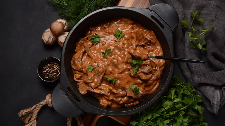stroganoff meat with herbs