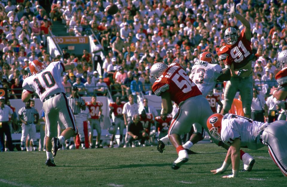 Georgia quarterback Eric Zeier delivers a pass in the Citrus Bowl on Jan. 1, 1993 against Ohio State
