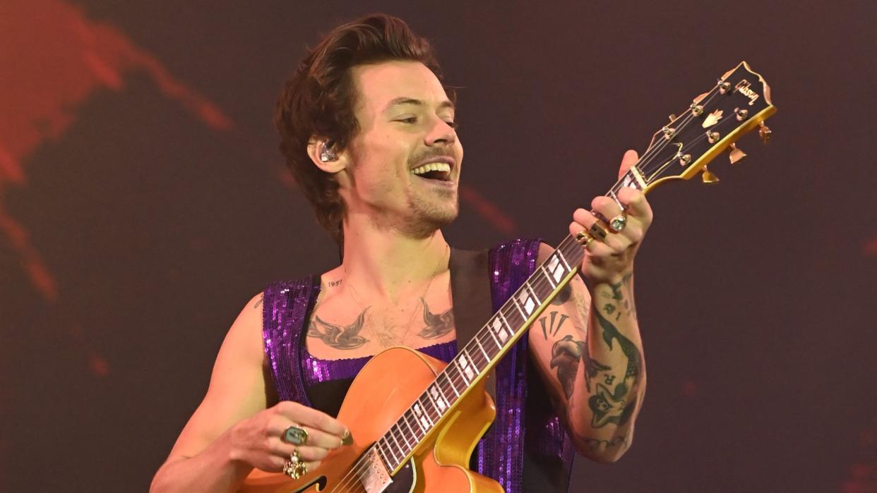 COVENTRY, ENGLAND - MAY 29: Harry Styles performs on stage during Radio 1's Big Weekend 2022 at War Memorial Park on May 29, 2022 in Coventry, England. (Photo by Dave J Hogan/Getty Images)