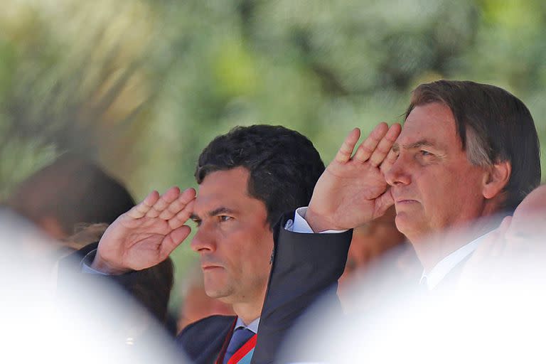 Tensión en Brasil: Jair Bolsonaro echó al jefe de la Policía Federal y Sergio Moro queda a un paso de la renuncia