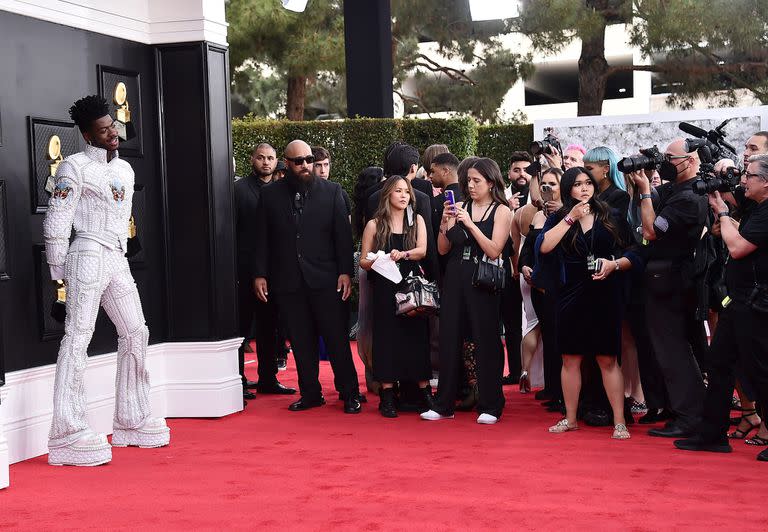 Lil Nas X, un astronauto en los Grammy