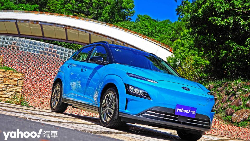 2021 Hyundai Kona Electric EV300山道試駕！換湯換藥不換碗卻又是截然不同的駕馭之道！