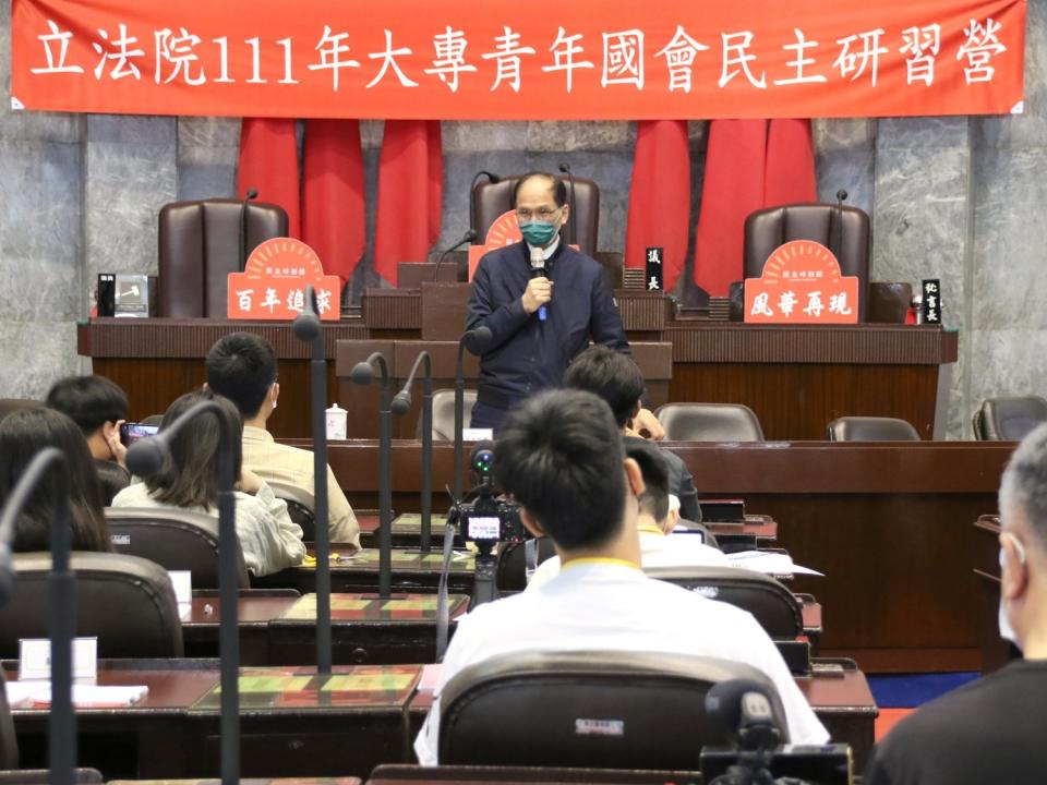 立法院長游錫堃主持開訓典禮。   立法院中南部服務中心/提供