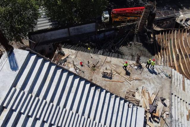 Derrumbe en el estadio de Ferro: seis trabajadores sufrieron