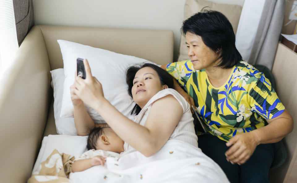 家庭成員若要照顧孕婦，可請家庭照顧假。示意圖來源：Getty Images