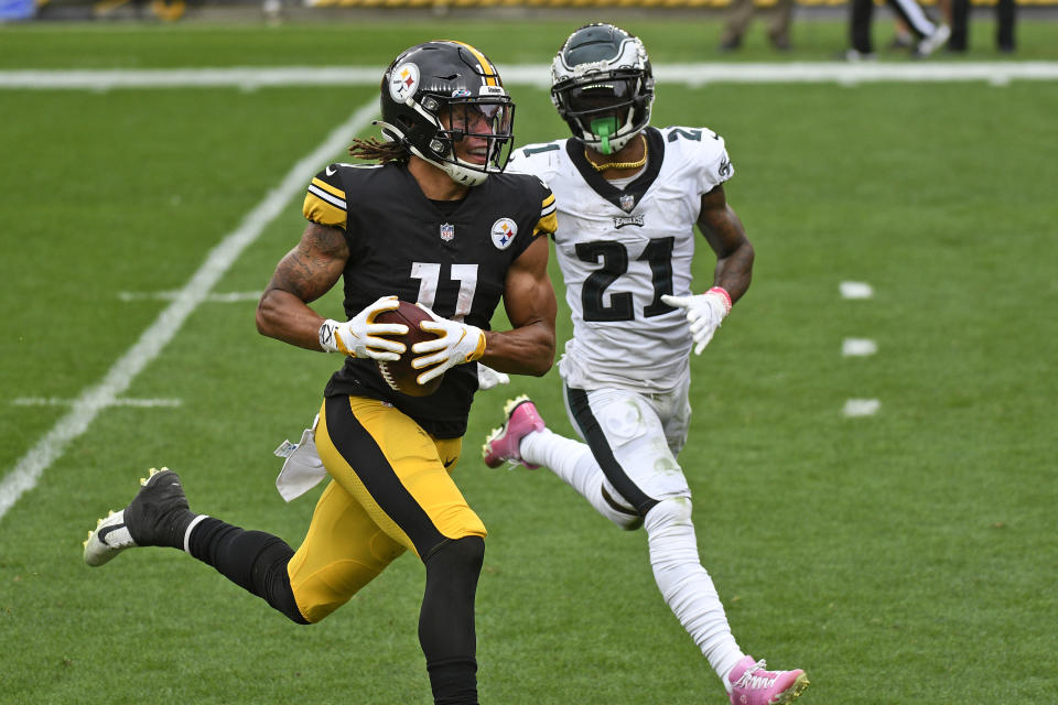 Pittsburgh Steelers wide receiver Chase Claypool (11) beats Philadelphia Eagles strong safety Jalen Mills (21) to the end zone for a touchdown during the first half of an NFL football game in Pittsburgh, Sunday, Oct. 11, 2020. (AP Photo/Don Wright)