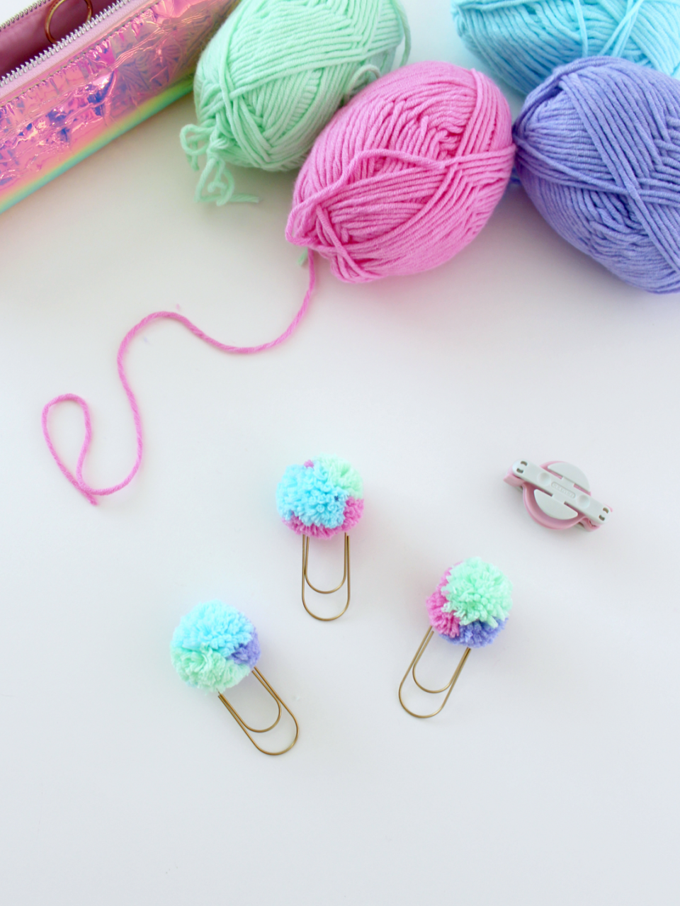 45) Pom Pom Paper Clips