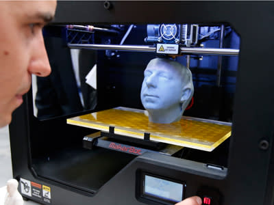 3D-Drucker, hier für den Hausgebrauch, sollen bald sogar Organe ausspucken. (Bild: Reuters)