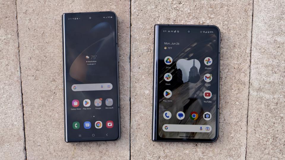 Samsung Galaxy Z Fold 4 Vs Google Pixel Fold Montrant L'Écran Avant