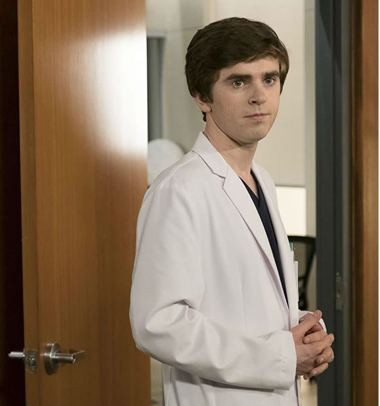 Freddie Highmore es el doctor Murphy